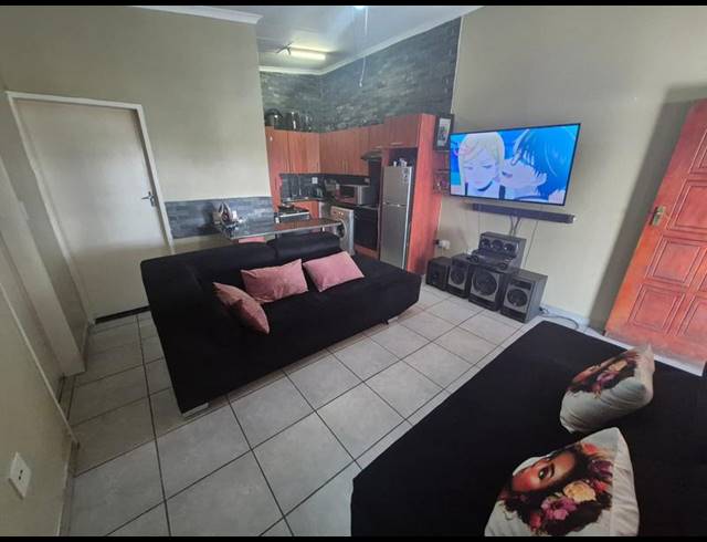 3 BEDROOM TOWNHOUSE FOR SALE IN ELSBURG